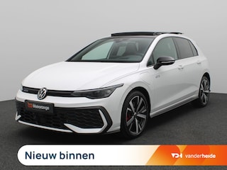 Volkswagen Golf 1.5 eHybrid GTE 272PK Pano-Schuifdak, Black Style, Head-Up Display, Matrix-LED Verlichting, Keyless, Side Assist, Achteruitrijcamera