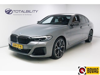 BMW 545e xDrive automaat 394 PK M-Sport M-performance parts Shadowline, Stoel + Stuurverw. 20" LMV, Ambiance verlichting, Driver assist