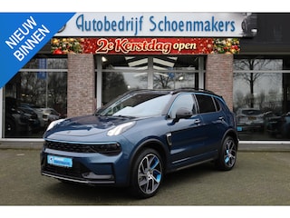 Lynk & Co 01 1.5 MY23! ZWARTE-HEMEL ROLHOES MY23 360-CAMERA PANO/SCHUIF INFINITY DAB NAVI CARPLAY STOELVERWARMING ELEK.ACHTERKLEP 20"LMV