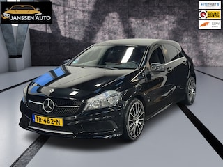 Mercedes-Benz A-klasse 180 AMG | Unieke Auto | Sfeerverlichting | Twotone leder | Groot scherm | AMG Uitlaat | alcantara dashboard
