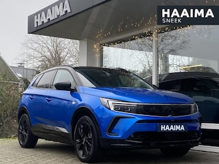 Opel Grandland 1.6 Turbo Plug-In Hybrid GS | AGR Comfortstoelen | Achteruitrijcamera | Parkeersensoren voor en achter | Navigatiesysteem | Voorstoelen verwarmd
