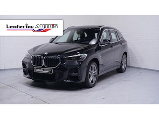 BMW X1 sDrive20i M Sport Panoramadak 1e Eig. NAP Head up Camera Apple Carplay Led koplampen