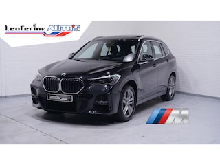 BMW X1 sDrive20i M Sport Panoramadak 1e Eig. NAP Head up Camera Apple Carplay Led koplampen