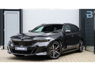 BMW 5-serie Touring 530e xDrive M-Sport Pro | Stoelventilatie | Harman/Kardon | Panoramadak | Carbon | Trekhaak
