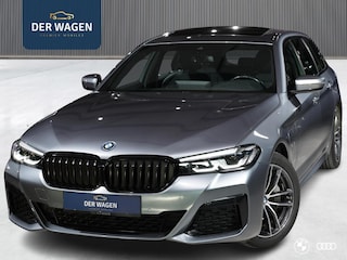 BMW 530E M SPORT / PANODAK / LEDER / STOELVW / CARPLAY / 18"