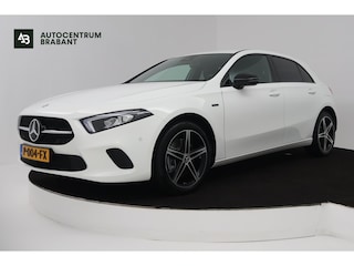 Mercedes-Benz A-klasse 250 e Business Solution AMG Limited (SFEERVERLICHTING, STOELVERWARMING, ACHTERUITRIJCAMERA, NAVIGATIE)