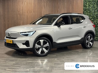 Volvo XC40 Recharge Plus 70 kWh All Season Banden | Adaptieve Cruise Control | Stoel en Stuurwielverwarming | Parkeercamera | Pilot Assist | BLIS Dode Hoek Detectie | 19 Inch | Zitting verlenging voorstoelen | Warmtepomp | Keyless Drive | Parkeersensoren voor+achter | Elektrisch bedienbare achterklep | DAB Radio | Apple Carplay/Android Auto | Alarm Klasse III | Draadloos telefoon opladen | Volvo On Call met mobiele App functie | Silver Dawn Metallic |