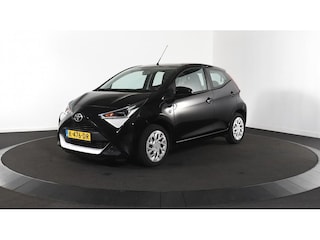Toyota Aygo 1.0 VVT-i x-play |Camera | Carplay | NAP | 5- Deurs | Elektrische ramen | Bluetooth | Airco |