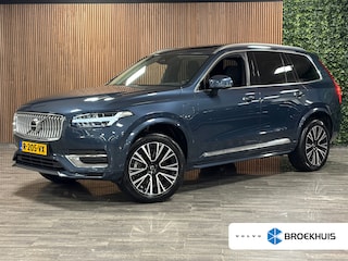 Volvo XC90 T8 AWD Recharge Plus Bright Long Range Trekhaak | 360 Camera | All Season banden | Harman Kardon | 455pk | Adaptieve Cruise Control | Standkachel met Volvo On Call App | Stoelverwarming voor+achter | Stuurwielverwarming | Schuifdak | Full LED Meesturende koplampen | Pilot Assist | BLIS Dode Hoek Detectie | Elektrische voorstoelen geheugen | Lederen bekleding | Zitting verlenging voorstoelen | Lederen dashboard | 20 Inch | Google Infotainment | Keyless Drive | Parkeersensoren voor+achter | Privacy Glass | Elektrisch bedienbare achterklep | Geïntegreerde zongordijnen achterportieren | Geïntegreerd kinderzitje achterin | Verlichte instaplijsten | 7-Persoons | 4-Zone Climate Control | DAB Radio | Alarm Klasse III | Draadloos telefoon opladen | Denim Blue Metallic |