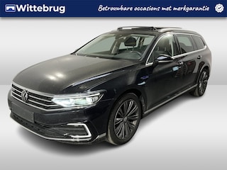 Volkswagen Passat Variant 1.4 TSI PHEV GTE Business / AUTOMAAT/ PANO/ ELEK.KLEP/ TREKHAAK/ MEMORY SEAT/ STUUR+STOEL VERWARM./ PARK.SENSOR.V+A/ CAMERA/ KEYLESS/ ACC/ DODE HOEK/ DIGITAL DASH/ APP-CONNECT/ NAVI/ DAB/ LED/ ISOFIX/ 18'' LMV
