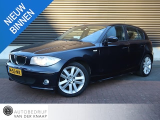 BMW 120i Anniversary | Clima | Cruise | Multimedia/Navi | Leder | Stoelverwarming | PDC |