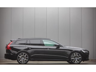 Volvo V60 2.0 T8 Plug-in hybrid AWD Plus Dark | Trekhaak | Polestar velgen