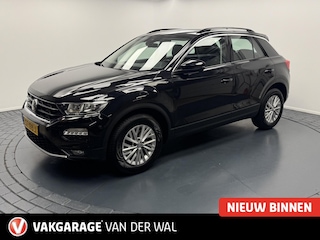 Volkswagen T-Roc 1.5 TSi Sport Trekhaak-Navigatie-Carplay-Adapt.Cr.contr-Camera-Stoelverwarming-Parkeersensoren V+A-Lm16''velgen