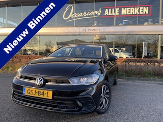 Volkswagen Polo 1.0 TSI Life Edition Achteruitrijcamera - Airco - Parkeersensoren voor en achter - Navigatiesysteem - Cruise control - Bluetooth - Stuur multifunctioneel - Start/stop systeem - Licht metalen velgen 15 inch - Radi