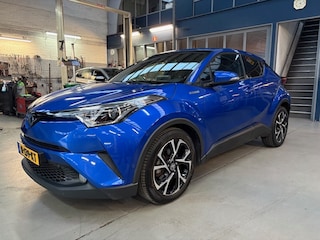 Toyota C-HR 1.8 Hybrid 122pk CVT Active | Navigatie | Camera | Stoel + Stuurverwarming | Cruise control | Blis | Pdc V+A | NAP | Rijklaar prijs!