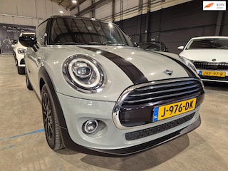 Mini Cooper 1.5 Pepper - Panoramadak - Navigatie - Airco - Cruise - NL Auto