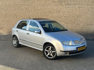 Skoda Fabia 2.0 Elegance Sport INRUILKANS! (PANORAMADAK, NL-AUTO, CRUISE CONTROL, AIRCO, ELEKTR RAMEN, TREKHAAK)