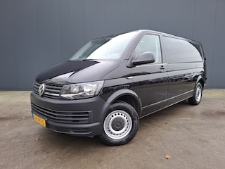 Volkswagen Transporter 2.0 TDI 140 PK L2H1 Highline 2.500 AHG 3 PERS TREKHAAK AIRCO CRUISE