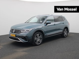 Volkswagen Tiguan 1.5 TSI Elegance 7p. | Automaat  | Panoramadak | Trekhaak | Stoel/Stuur verwarming | Virtual cockpit | DAB | Navigatie | Camera | Apple carplay | Climate control | Parkeer sensoren | Schuifdak | LMV | LED |