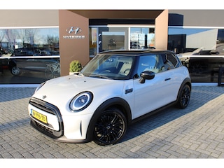 Mini Cooper 1.5 Business Edition | Zwart dak | Cruise Control | Stoelverwarming |