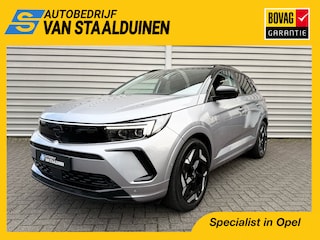 Opel Grandland 1.6 Turbo 300pk Plug-In Hybrid 4x4 GSe | Sportstoelen | Alcantara bekleding | Stoelverwarming | Achteruitrijcamera | Parkeersensoren voor en achter | Navigatiesysteem | Metallic lak |