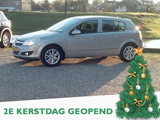 Opel Astra 1.6 Edition Automaat - Airco Tweede kerstdag open van 10:00- tot 15:00 uur
