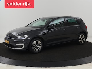 Volkswagen Golf | Adaptive cruise control | Stoelverwarming | Volleder | Climate control | Active info | Camera | Carplay | Adaptive cruise control | Lane assist