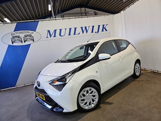 Toyota Aygo 1.0 VVT-i x-play / Camera / CarPlay / NL Auto