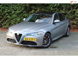 Alfa Romeo Giulia 2.2 Super 180PK Automaat | Leder | Elektrische stoelen | Navigatie | Stoel/stuurverwarming