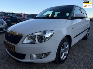 Skoda Fabia 1.2 TSI Elegance Dealer Onderhoud Binnen Gestaan Vol Optie