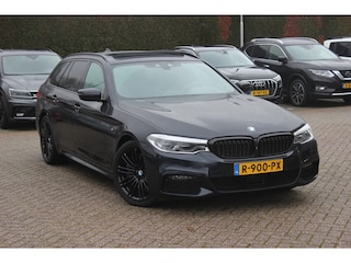 BMW 5-serie Touring 540i xDrive High Exe. M Sport / Trekhaak / Panoramadak / 360Camera / Head-up / Leder / 19'' / Harman Kardon / CarPlay / Stoelventilatie / Stuur+Stoelverwarming / 4zone / Dodehoek / DAB / ACC