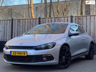 Volkswagen Scirocco 1.4 TSI Highline Plus 160PK I NIEUWE KETTING I APK I DEALER ONDERHOUDEN I NAVI I LMV I SENSOR I NETTE AUTO