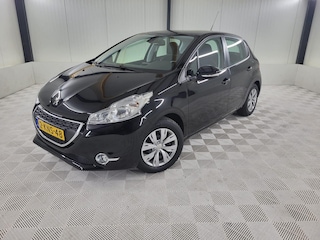 Peugeot 208 1.2 VTi Envy, Trekhaak, Navigatie, Parkeersensoren