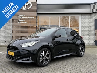 Toyota Yaris HYBRID 115 DYNAMIC COMFORT PACK STOEL/STUURVERW APPLE/ANDROID NAVI BLIND-SPOT PARKCAMERA KEYLESS PARKSENSOR V+A NL-AUTO