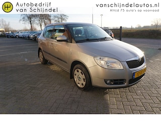 Skoda Fabia 1.2-12V AMBIENTE 5 DEURS RECENT NIEUWE APK AIRCO CRUISECONTROL TREKHAAK RADIO CD AUX ELECTR.RAMEN-SPIEGELS MISTLAMPEN