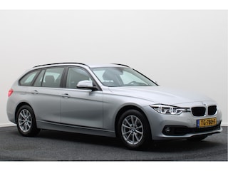 BMW 3-serie Touring 318i High Executive Automaat LED, Navigatie, Leer, Climate, Cruise, PDC, Bluetooth, Elektr. Pakket, 16''