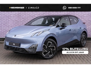 Lynk & Co 02 Core 66 kWh | Adaptive cruise control | Panoramadak | Led verlichting | Dodehoekassistent | achteruitrijcamera | stoelverwarming | Keyless go