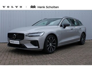 Volvo V60 2.0 T6 Plug-in hybrid AWD Plus Dark | Trekhaak | Premium audio by Harman Kardon | Apple carplay/Android auto | Rondom zichtcamera  | Verwarmbare voorstoelen en achterbank | Verwarmbaar stuurwiel | Verwarmde voorruit |