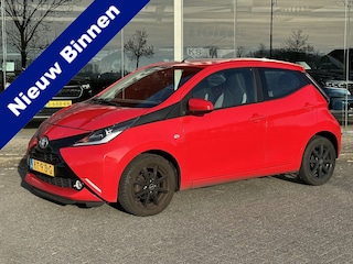 Toyota Aygo 1.0 VVT-i x-play | Airco | Navigatie | Camera | Dealer Onderhouden | occasion