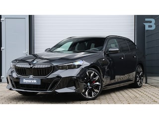 BMW 5-serie Touring 550e xDrive M-Sport Pro | Stoelventilatie | Harman/Kardon | Panoramadak | M Onderstel Professional | Head-up | Trekhaak
