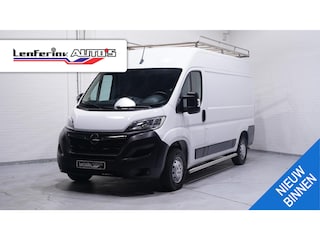 Opel Movano 2.2D 140 pk L2H2 Edition Airco, NAP, Imperiaal met Trap, Trekhaak 2.500 kg met Opstap, Navi, 1e Eigenaar, 3-Zits