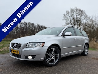Volvo V50 2.0 Classic / Leder / Clima / Stoelverwarming / Xenon / Trekhaak / 17" Velgen / PDC / Cruise / LED /