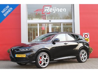 Alfa Romeo Tonale 1.3T PHEV 280PK VELOCE Q4 | PANORAMISCH SCHUIF / KANTELDAK | LEDEREN BEKLEDING | VOORSTOELEN / STUUR VERWARMD | VOORSTOELEN GEVENTILEERD | VOORSTOELEN ELEKTRISCH VERSTELBAAR | DRAADLOOS APPLE CARPLAY / ANDROID AUTO | 360° CAMERA | AUTOMATISCH DIMMENDE BUITENSPIEGELS | 20"INCH LICHTMETALEN VELGEN | ADAPTIVE CRUISE CONTROL | KEYLESS ENTRY / START | ELEKTRISCH BEDIENBARE ACHTERKLEP | DRAADLOZE TELEFOONLADER | AMBIENT LIGHTING | DONKERE HEMELBEKLEDING | SCHAKELFLIPPERS AAN HET STUUR | VERWARMDE RUITENSPROEIERS |