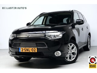 Mitsubishi Outlander 2.0 PHEV Instyle + | Schuifdak | Navigatie | Leder | Stoelverwarming | Camera | Cruise | Trekhaak | Keyless |