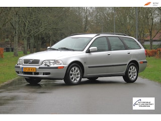 Volvo V40 1.8 Europa Elegance / Slechts 108.873 km. / Youngtimer / Airco / Stoelverwarming / enz.