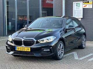 BMW 118i Business Edition/1STE EIG/CARPLAY/NL-AUTO NAP/BTW-AUTO!!