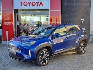 Toyota Yaris Cross 1.5 Hybrid Dynamic STUUR- EN STOELVERWARMING DRAADLOOS TELEFOONLADER ADAPTIVE CRUISE