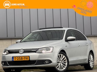 Volkswagen Jetta 1.4 TSI 150PK Hybrid Highline Leer Schuifdak Camera LED