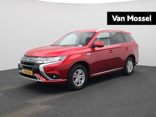 Mitsubishi Outlander 2.4 PHEV Pure | APPLE CARPLAY | ACHTERUITRIJCAMERA | CRUISE CONTROL | STOELVERWARMING | CLIMATE CONTROL | TREKHAAK |