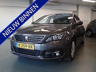 Peugeot 308 SW 1.2 PureTech Blue Lease Executive Navigatie, Achteruitrijcamera, Clima controle, Cruise controle, Elek ramen V/A, Panodak, Pdc V/A, Lm velgen 16'', Nederlandse auto !! Bovag afleverpakket 695,-